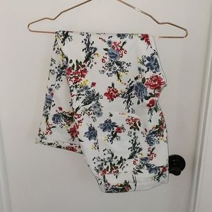 Time and Tru White Floral Capris